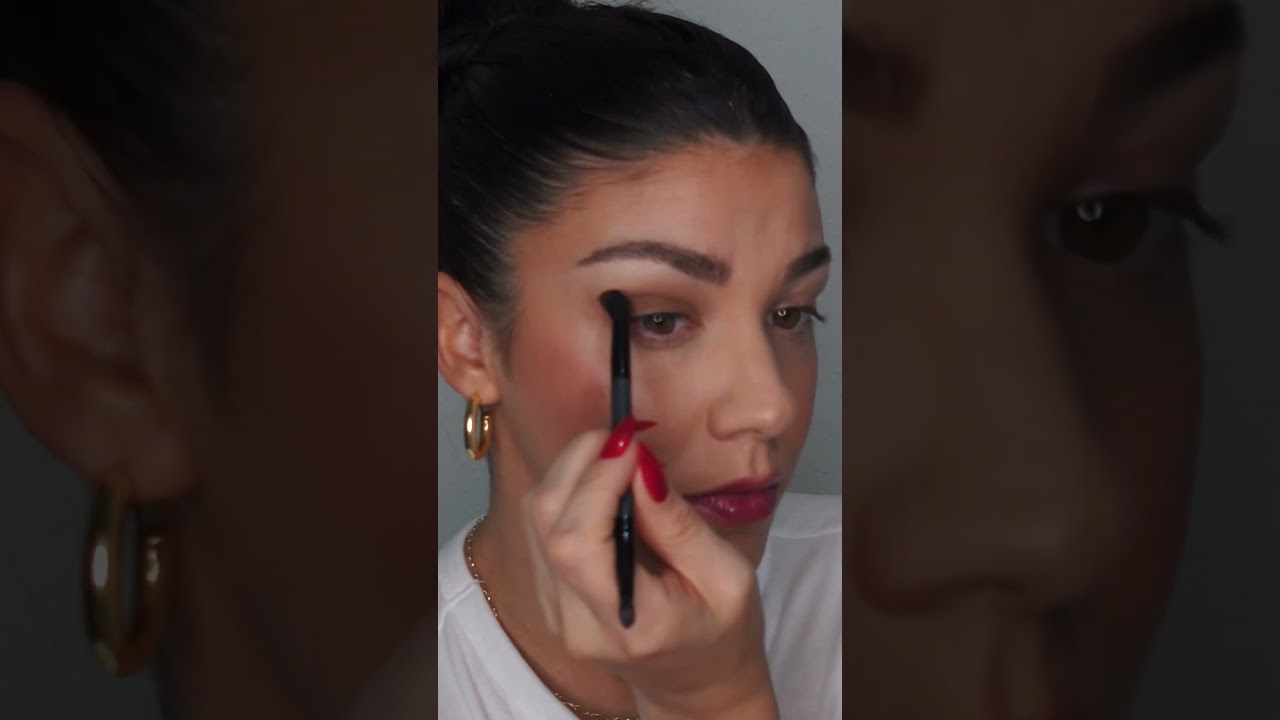 *NEW* FENTY BEAUTY SHADOWSTIX! So easy to use🔥 #makeup #easyeyeshadow #eyeshadow #makeuptips