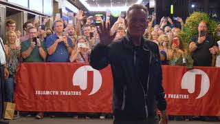 Miniatura del video "Bruce Springsteen Leaving St. James Theater to huge fanfare New York City (July 15, 2021)"