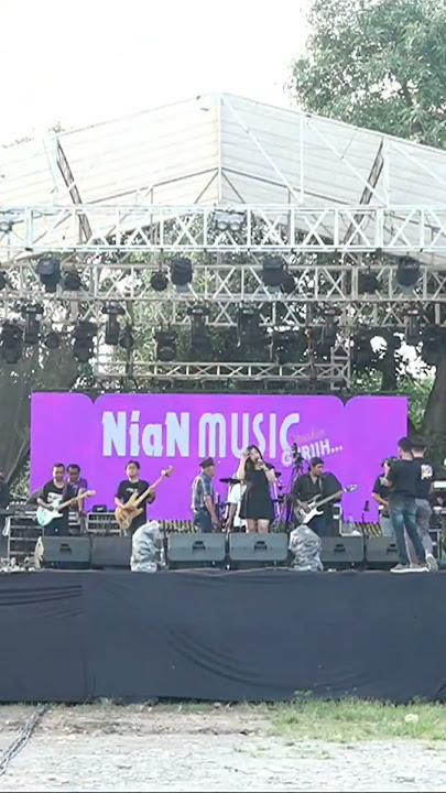 wajah sejuk enak dipandang, biduan semok