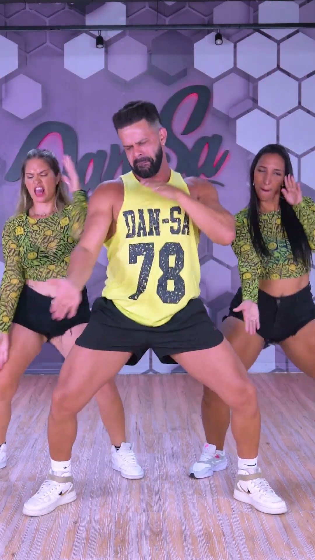 Oh Garota Quero Você Só Pra Mim - Oruam ft. Zé Felipe, Mc Tuto, Rodrigo do CN - Dan-Sa #shorts