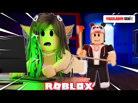 Ceren ile Captive Oynuyoruz! Bilgisayarları Hackle ve Kaç - Roblox