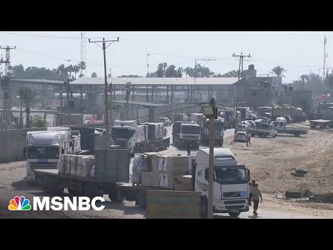 30 humanitarian aid trucks enter into Gaza through Rafah crossing