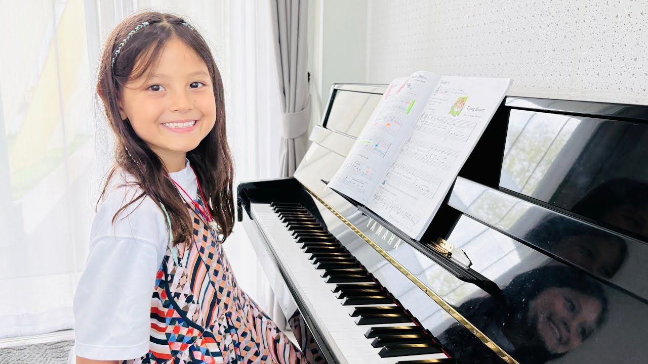 Zoe Piano Adventures Level 1 - Classic Dance w/ Practice Track 