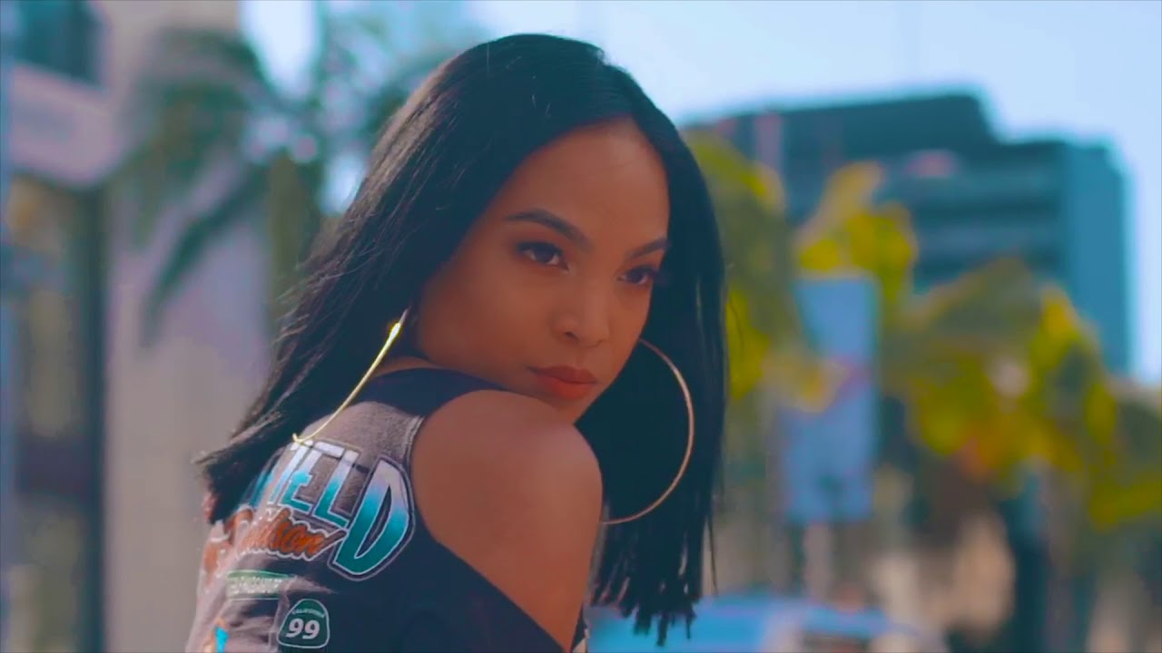 SHOEDAZZLE APRIL LOOKBOOK w/ Aliya Janell | Queens N Lettos camera iphone 8 plus apk