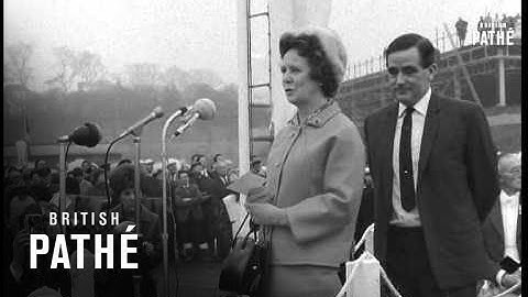 Mrs Wilson Christmas Hovercraft (1969)