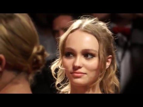 La Danseuse Réaction Du Public et de l'équipe dont Lili-Rose Depp et Soko