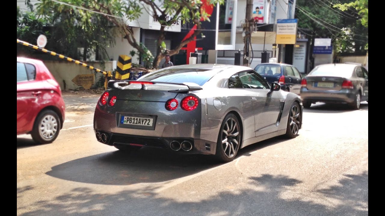 Nissan GTR R35 - Brutal Accelerations & Loud Exhaust ...