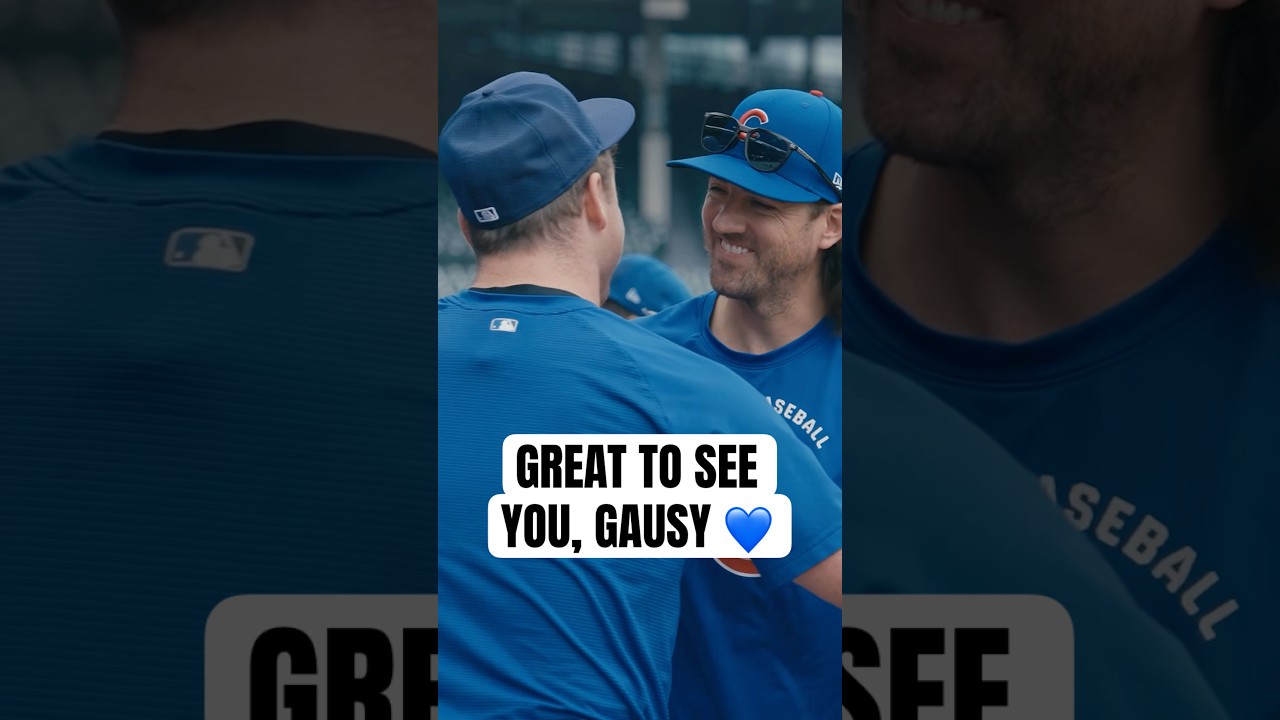 Your Toronto Blue Jays met up with Kevin Gausman pregame in Chicago 🥹💙 #MLB #Toronto #BlueJays