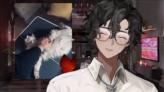 Kyrio Cifer Shows Us His 19 Year Old Cat