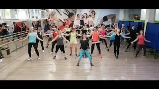 ZUMBA with Mary  -  Ricky Martin - Livin' la Vida Loca