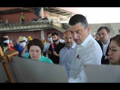 პრემიერ-მინისტრი ქუთაისის აეროპორტში