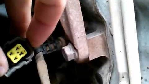 replacing 02 sensor jeep liberty  code p0153