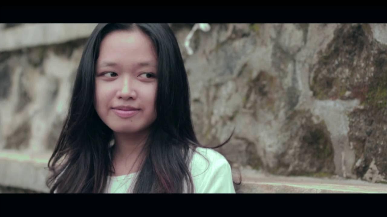 Isyana Sarasvati feat Rayi Putra - Kau Adalah (Unofficial Video Clip) Isyana Sarasvati feat Rayi Putra - Kau Adalah (Unofficial Video Clip)