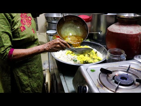 Hardworking Aunty Making Poha For Street Shop | Healthy Breakfast In Morning | Indian Street Food | Street Food Fantasy