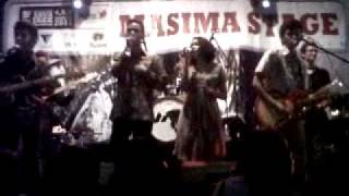 Video thumbnail of "Say HiVi! -Kusuka Dia Apa Adanya @ Java Jazz 2011 (Masima Stage)"