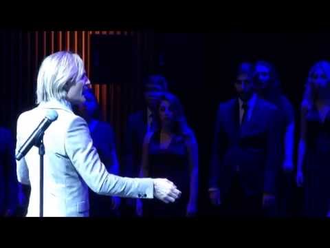 Eric Whitacre & Rezonans - Lux Aurumque