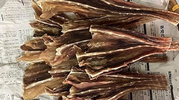 Khô cá đuối mực khô và cá chỉ vàng.