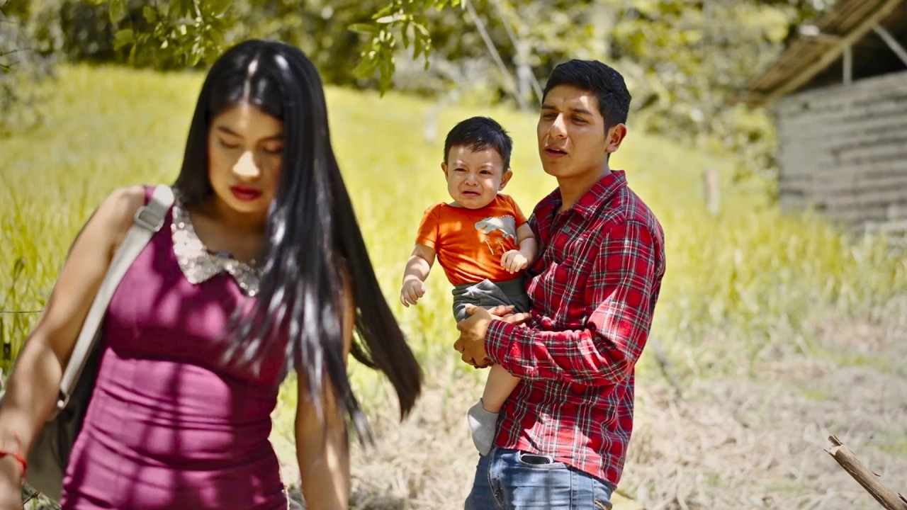 Se graduó de abogada y abandonó a su esposo e hijo | Novela