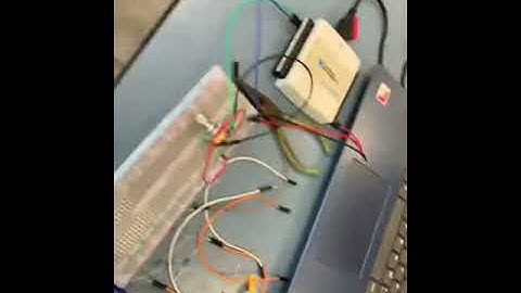 Práctica de entrada analógica con potenciómetro en LabView.