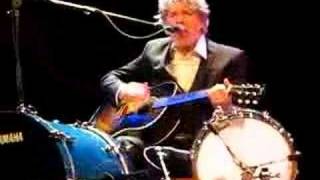 Tim Finn: Dirty Creature (Live)