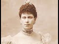 Just Chattin' - Queen Mary: Collector, Coveter or Kleptomaniac?