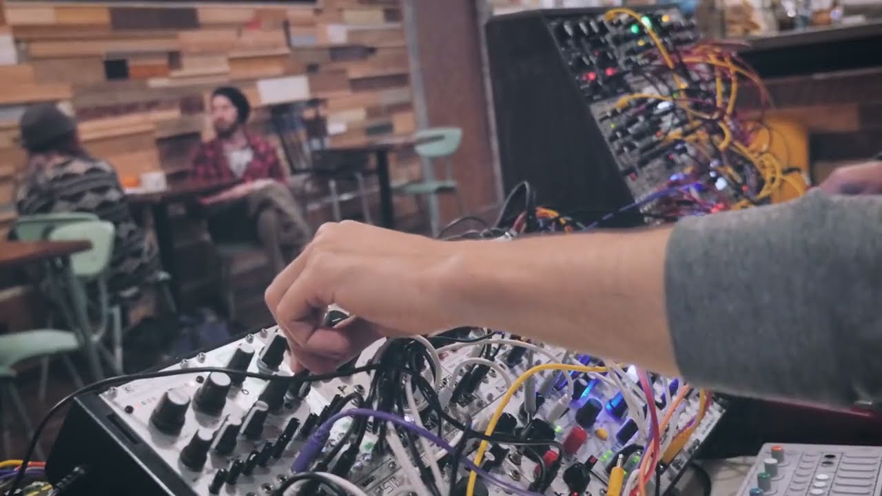 Clatter Presents Lampeo + Lightbath, Modular Synthesizer, live excerpts