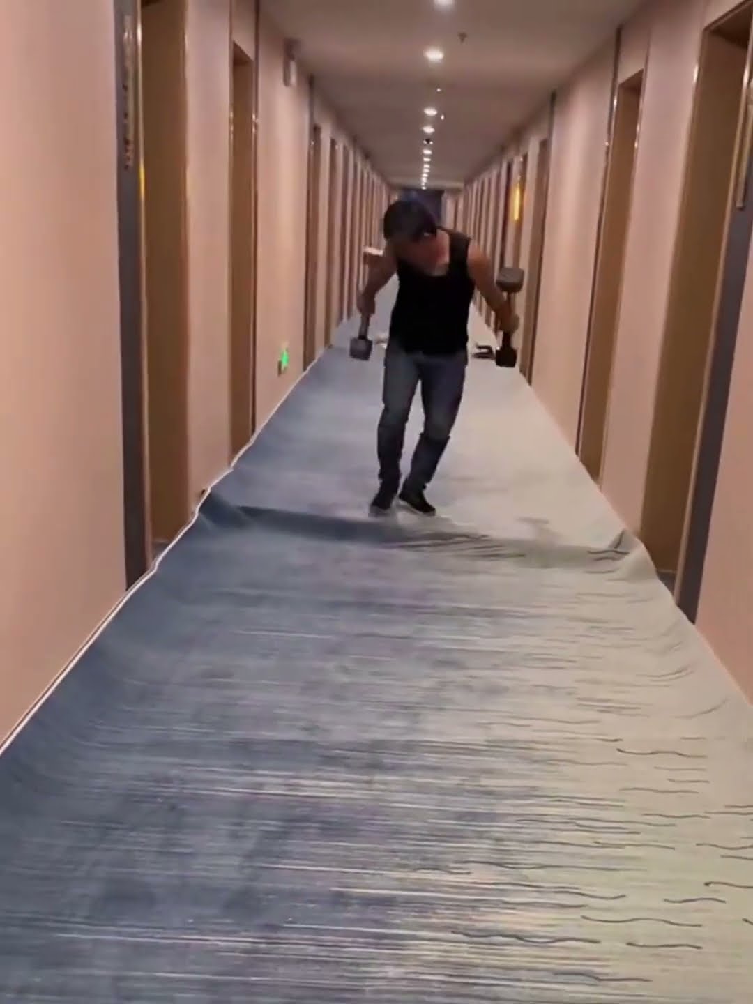 Carpet paving in the hallway