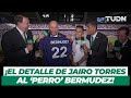 ¡Detallazo entre rojinegros! Jairo Torres le regala camiseta al ‘Perro’ l TUDN
