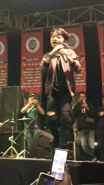 Damar Adji - Kesucian Ati ( live di Bali ) .