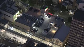 駐車中の車内で爆発か 男性１人けが、神戸