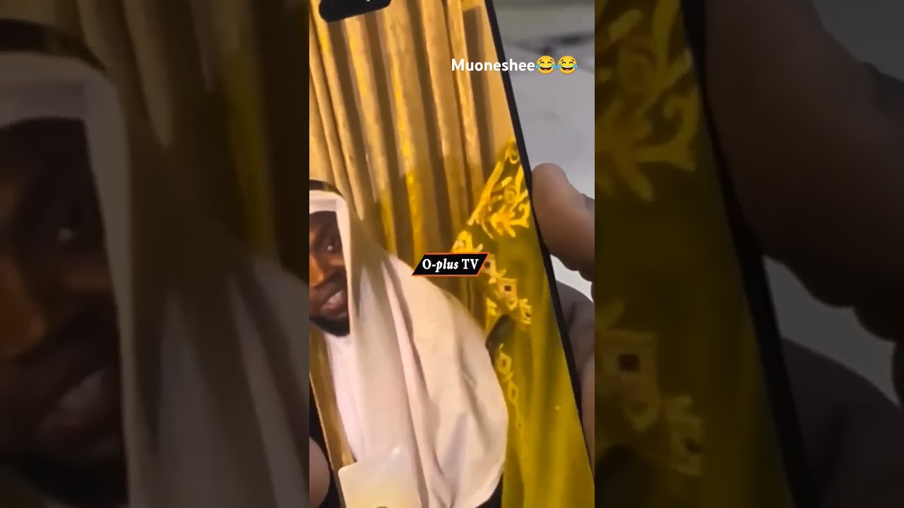 Kuna mtu anatoa Kimya kimya huku😂😂 