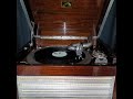 雪村 いづみ ♪戀と結婚♪ 1956年 78rpm record. HMV Model No 130 india Gramophone