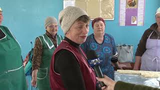 РАЗОМ ДО ПЕРЕМОГИ! ДОМАШНЮ ВИПІЧКУ ДЛЯ ВІЙСЬКОВИХ ГОТУЮТЬ ГОСПОДИНІ ІЗ СЕЛА КОСІВКА
