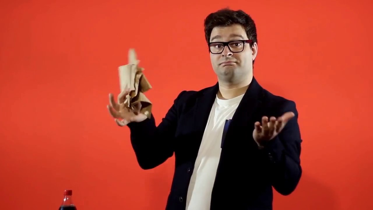 Astonishing Bottle by Joao Miranda and Ramon Amaral - Zaubertrick mit Coca Cola Flasche