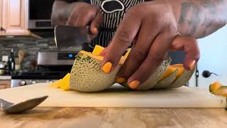 Cutting fresh cantaloupe #asmr #asmrvideo #asmrkitchen #viral #dailyvlog #vlog #tacoxdaddytv #food