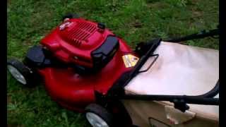 Toro push lawn mower 6.5hp by shortyboy1986 1,599 views 11 years ago 57 seconds