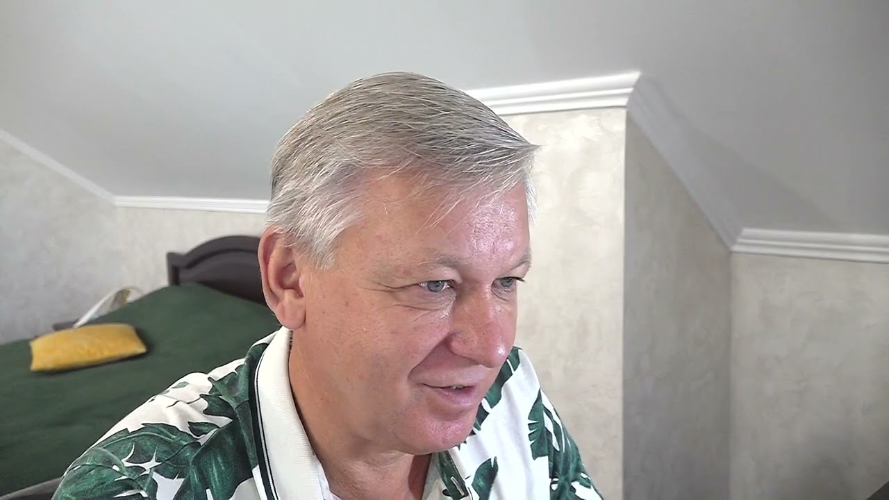 С матерью взрослые дочери отказались общаться. Как быть? Психолог Азаров