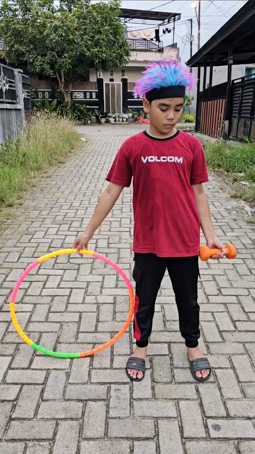Steal the hula hoop ‼️
