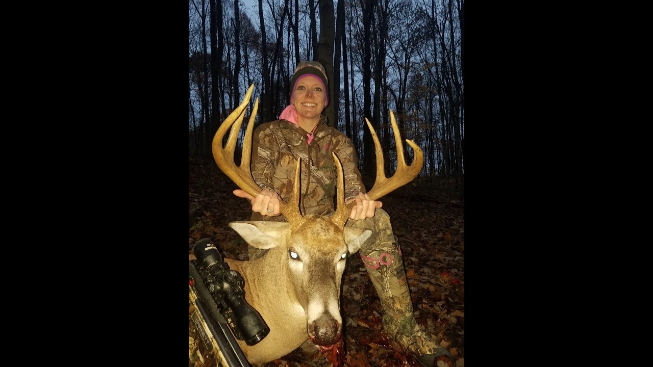Female hunter shoots 1st Buck!! Awesome shot! YouTube