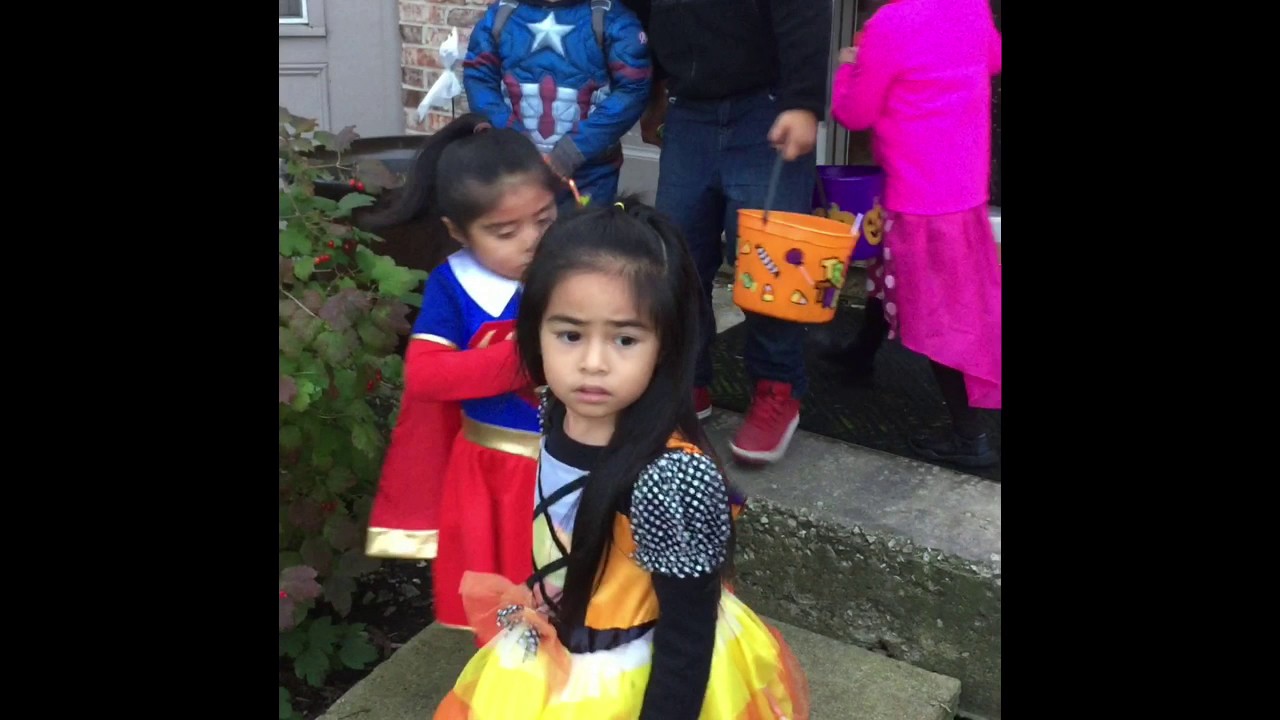 Halloween Trick or Treat October 31, 2016 - YouTube