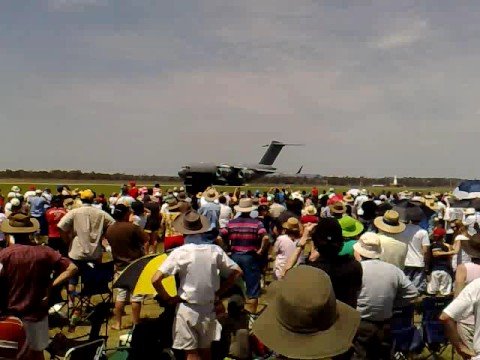 c-17 globemaster reverse thrust
