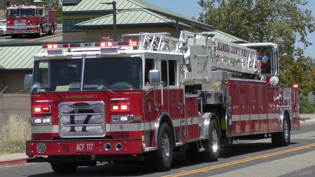 *FULL HOUSE* Alameda County Fire Dept. Engine 17 & Truck 17 Responding ...