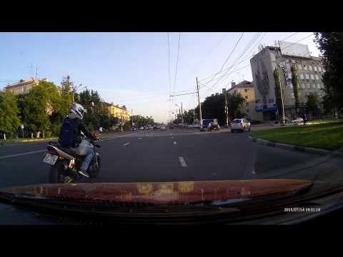 Bike 6705AP52 - нарушение п.8.4 ПДД РФ