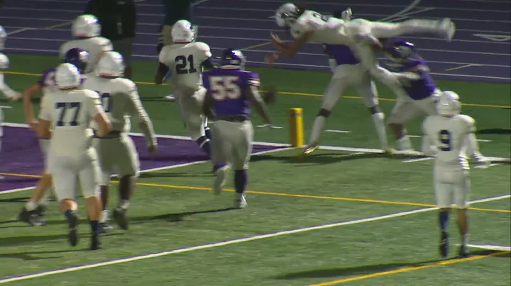 DM Roosevelt's Jamison Patton scores diving touchd...