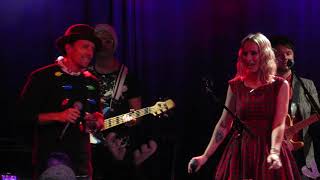 Ingrid Michaelson & Jason Mraz perform 