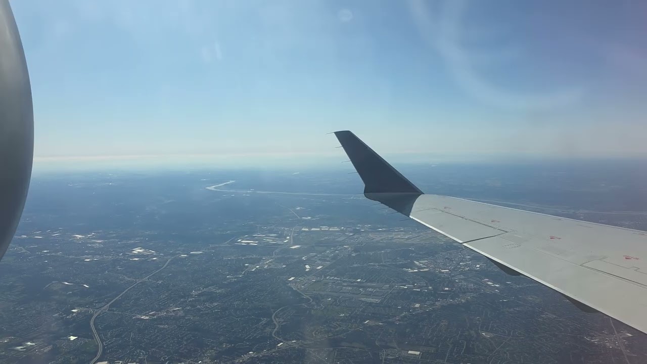 (4K)  Sunny Takeoff From Louisville (SDF) - United Express (SkyWest Airlines) - CRJ-550