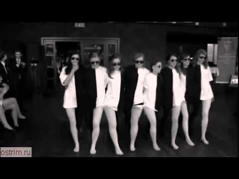 Черно Белые Фото Танцующих Девушек