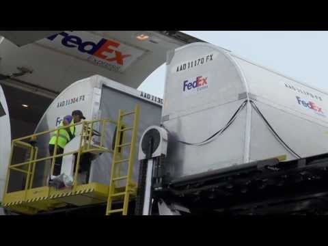 FedEx B777 Loading Demo - CGN Airport - 22.09.2013