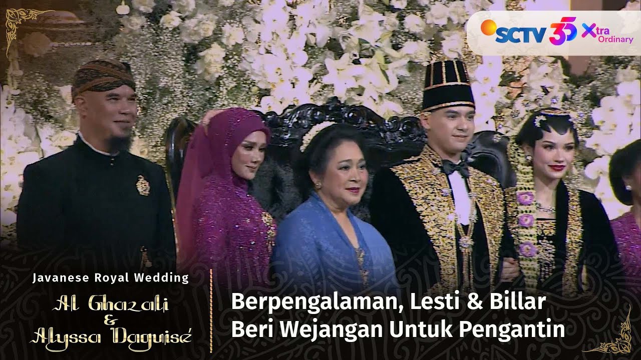 Bu Titik Soeharto dan Para Tamu Beri Selamat kepada Pengantin | Javanese Royal Wedding