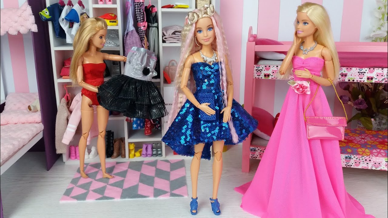 Play Four Barbie Dolls in DIY Doll House Dress up Dolls 